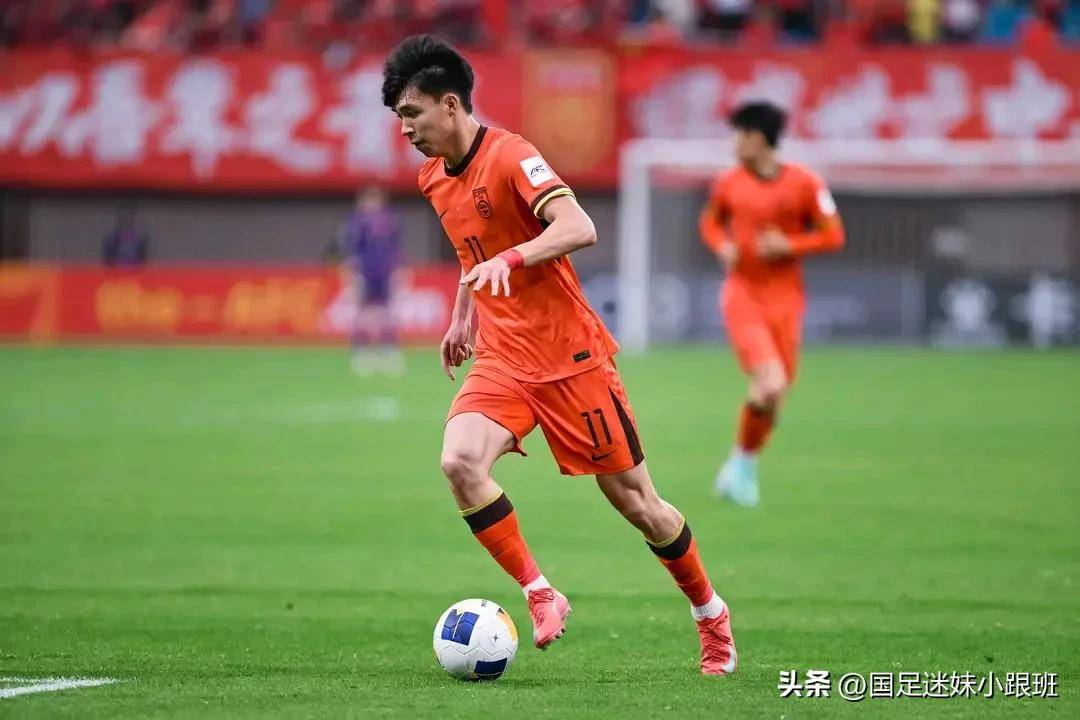 中超联赛球队在亚冠赛事中表现抢眼，备受称赞 