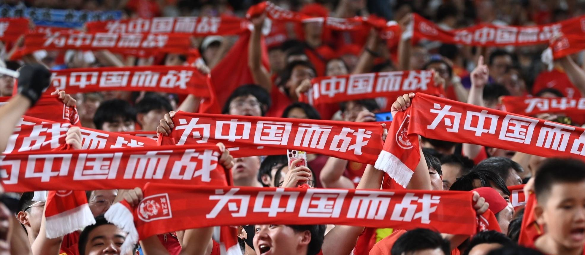 拥有强大实力的两支球队，将在比赛中争取胜利并登上领奖台的简单介绍